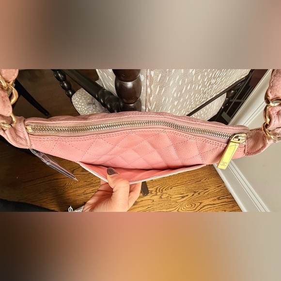 Chanel Pink Caviar Leather Shoulder Bag - Picture 4 of 10
